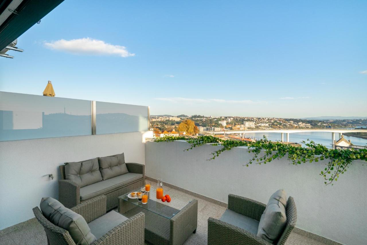 Whome Riverside View Premium Apartment W/ Ac & Terrace Porto Zewnętrze zdjęcie