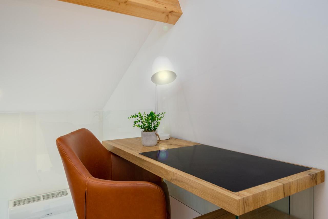 Whome Riverside View Premium Apartment W/ Ac & Terrace Porto Zewnętrze zdjęcie
